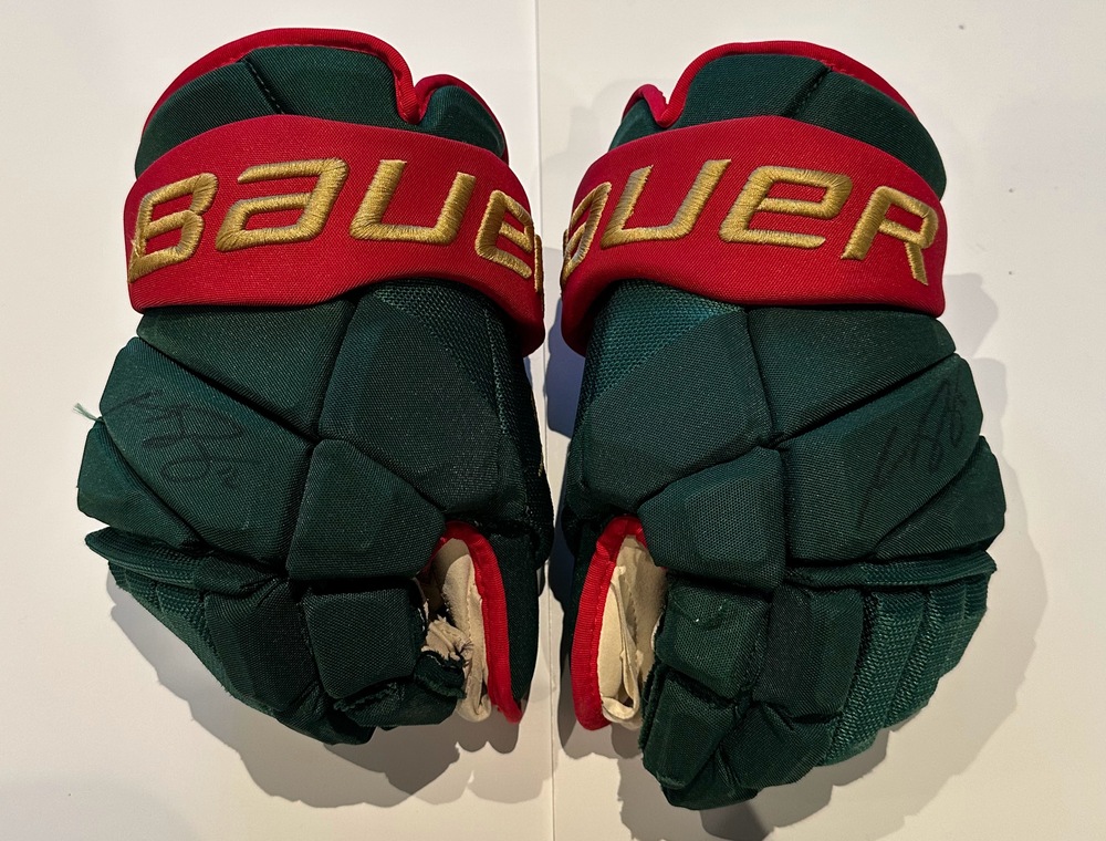 #12 Matt Boldy Game Used Gloves - Minnesota Wild