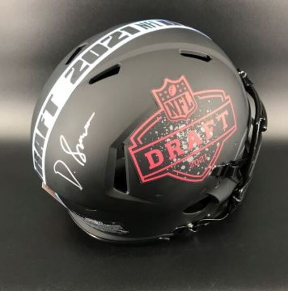 NFL - Eagles DeVonta Smith Signed Authentic Speed Helmet with 2021 Draft...