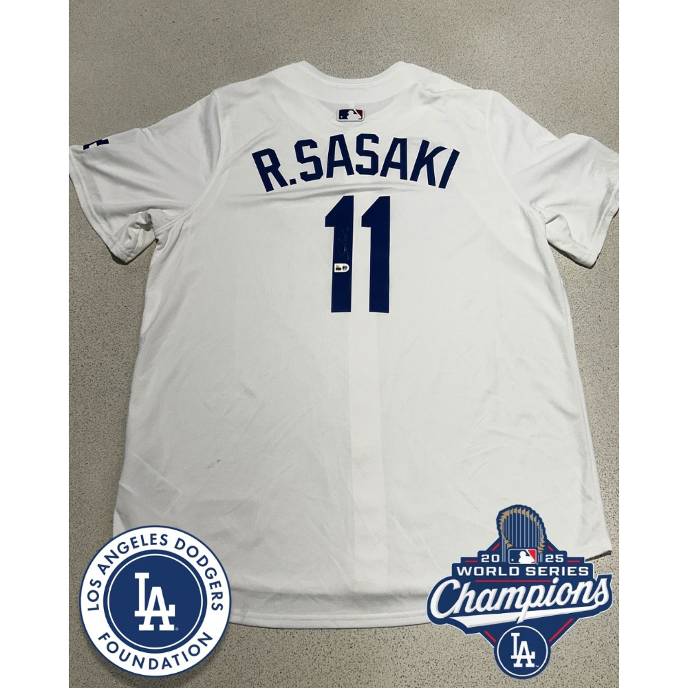 Roki Sasaki MLB Authenticated Autographed 2026 Dodgerfest Worn