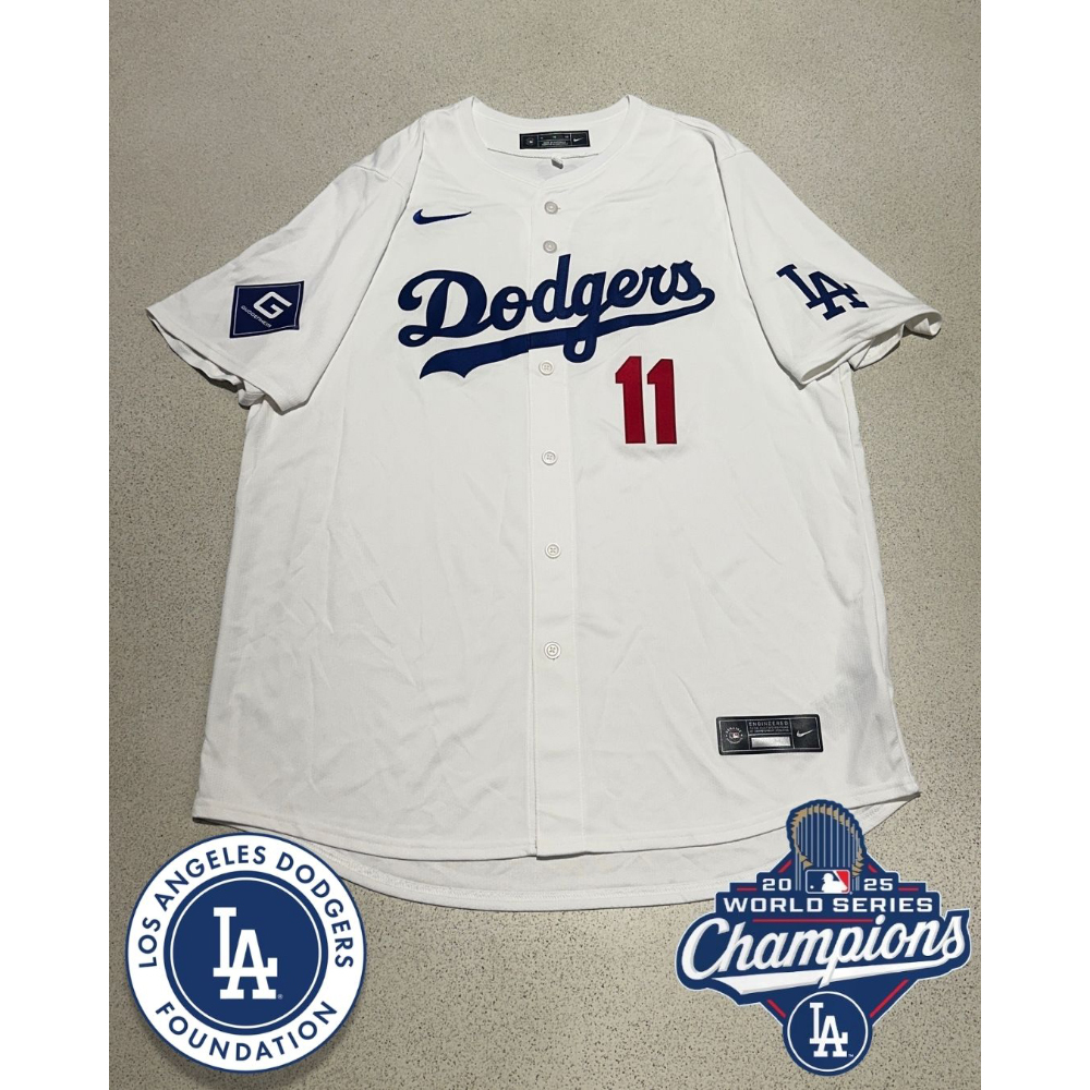 Roki Sasaki MLB Authenticated Autographed 2026 Dodgerfest Worn