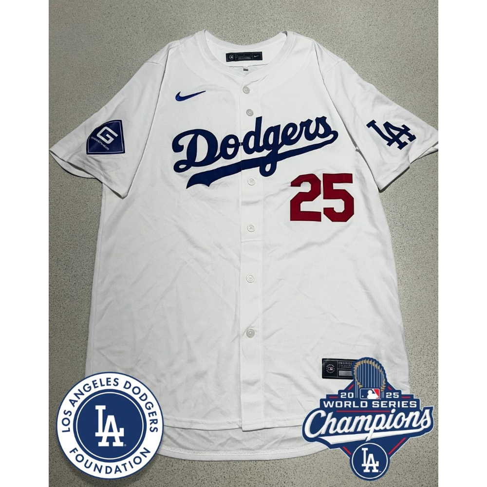 Tommy Edman MLB Authenticated Autographed 2026 Dodgerfest Worn