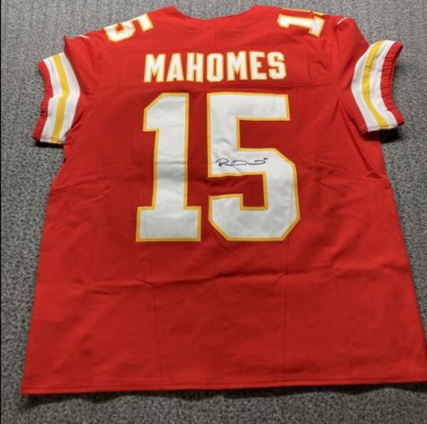 NFL - Chiefs Patrick Mahomes Signed Authentic Jersey Size 48