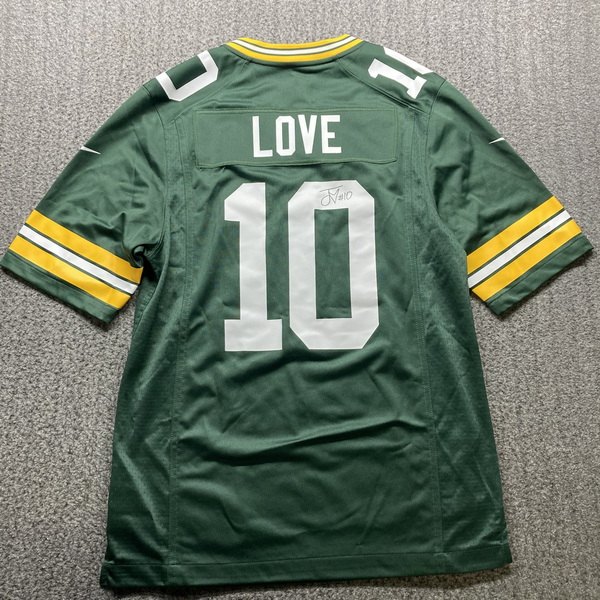 NFL - Packers Jordan Love Signed Replica Jersey Size Small