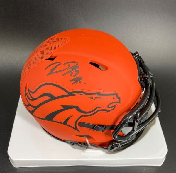 NFL - Broncos Pat Bryant Signed Rave Mini Helmet