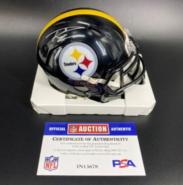 NFL - Steelers Russell Wilson Signed Mini Helmet