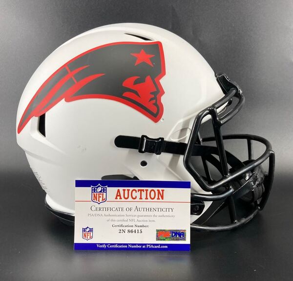 NFL - Patriots Tyquan Thornton signed lunar eclipse helmet