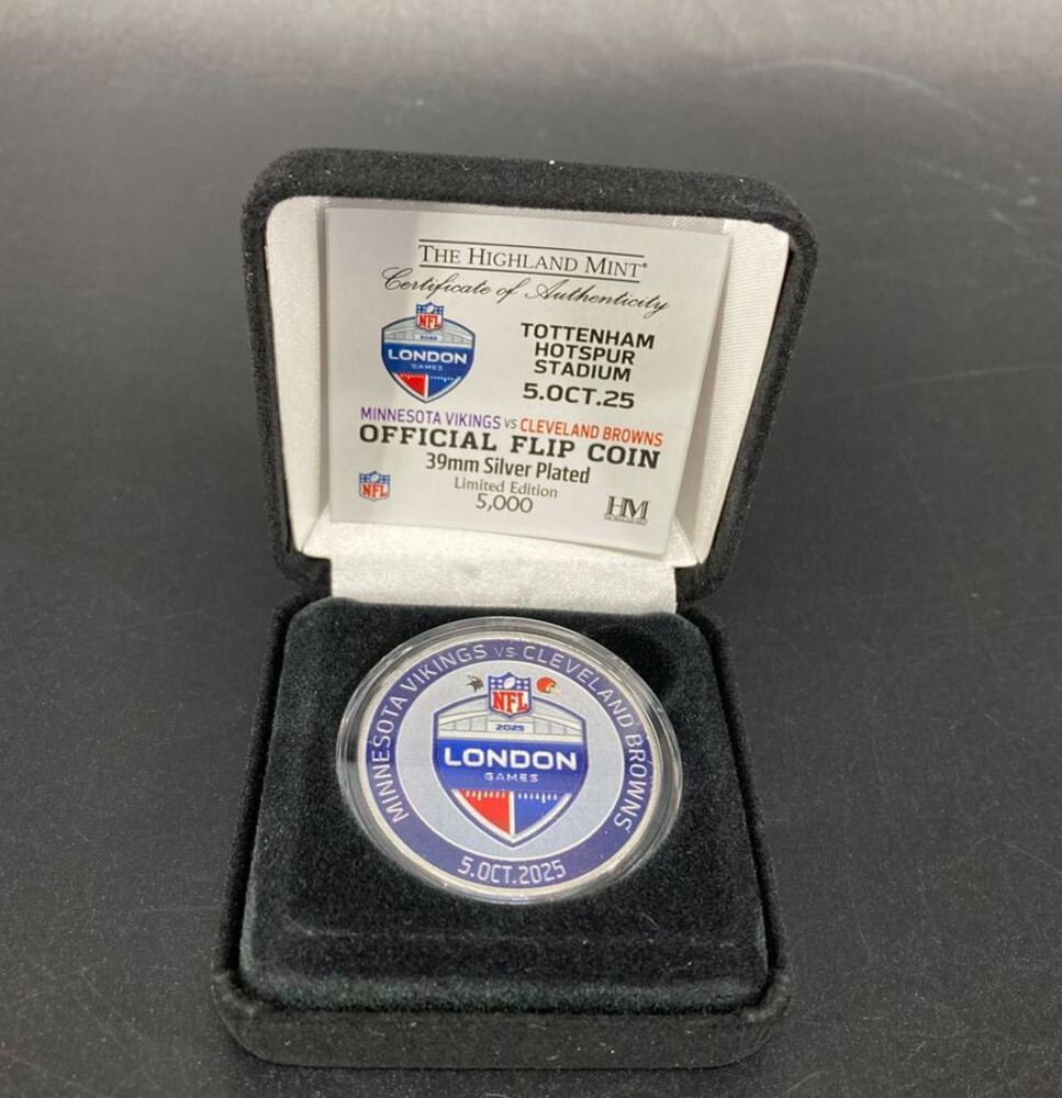 Sneaker – quarter viewrow pages_container mx-auto