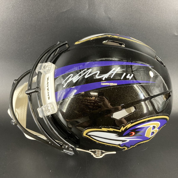 NFL - Ravens Kyle Hamilton signed speed helmet