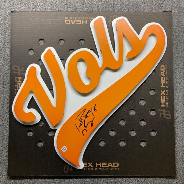 NFL - Tennessee Volunteers Peyton Manning Signed Hex Head (17x22)