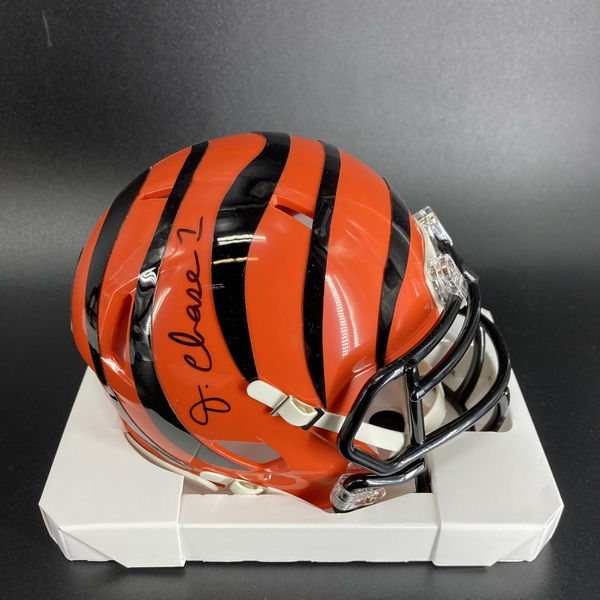 NFL - Bengals Ja'Marr Chase Signed Mini Helmet