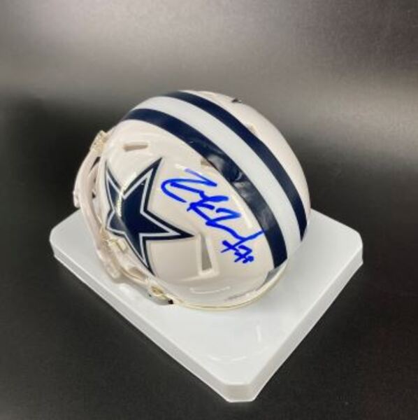 NFL - Cowboys Zach Martin Signed Alternate Mini Helmet