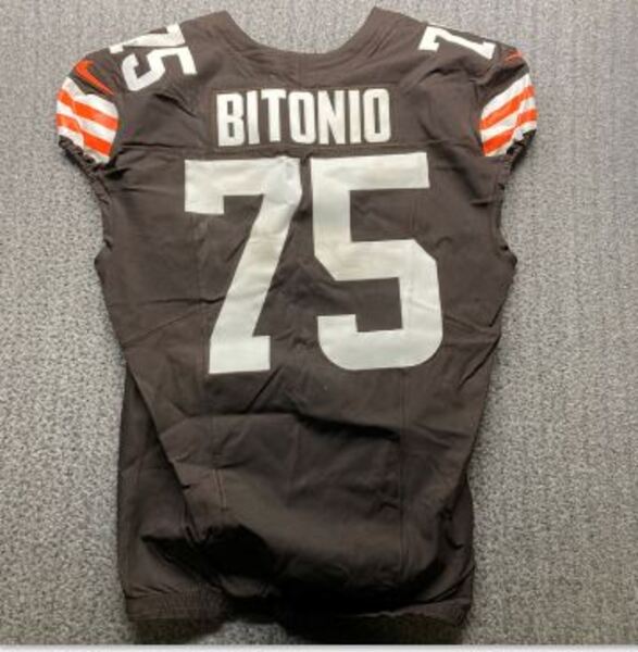 Crucial Catch - Browns Joel Bitonio Game Used Jersey (10/27/24) Size 50 ...