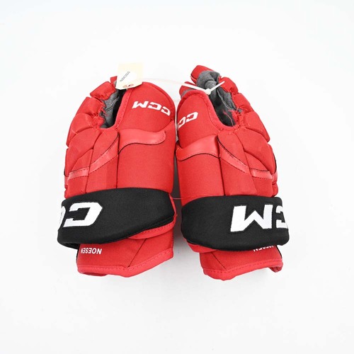 Image of Noesen, Stefan<br>CCM HG 12 Gloves<br>New Jersey Devils<br>2024-25<br>#11
