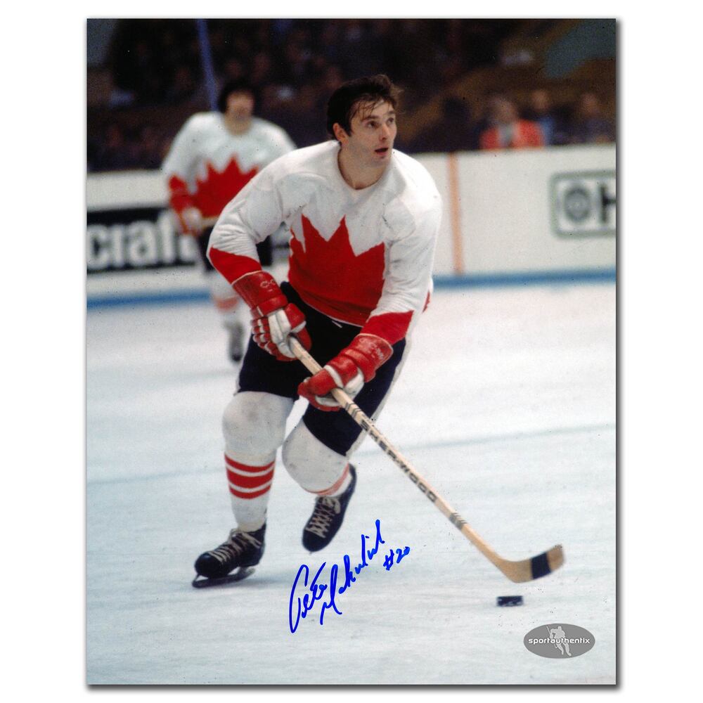 Pete Mahovlich Team Canada 1972 Summit Series Autographed 8x10