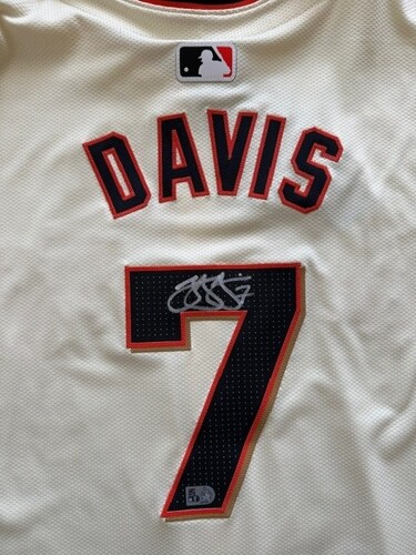 Buster Posey Autographed 16x20 - On Deck Circle | MLB Auctions