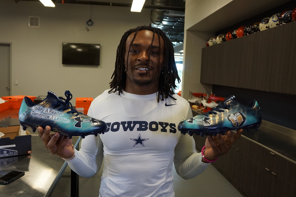 Sneaker – quarter viewrow pages_container mx-auto