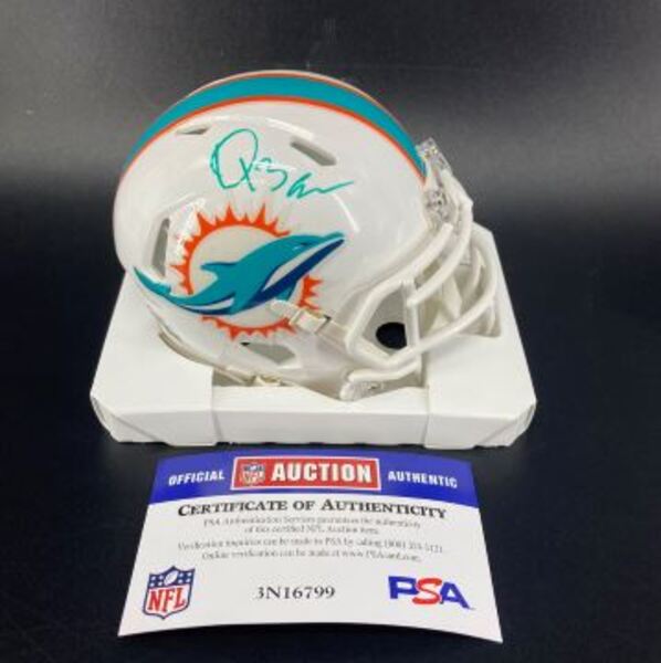 NFL - Dolphins Quinn Ewers Signed Mini Helmet