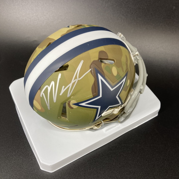 NFL - Cowboys Deuce Vaughn Signed Camo Mini Helmet