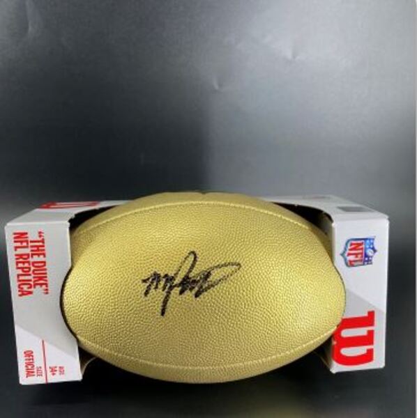 NFL - Packers Michael Pratt Signed Gold Composite Football