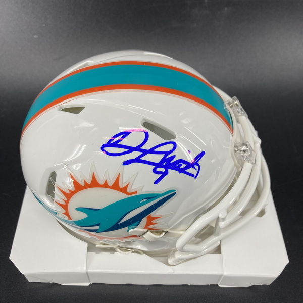 NFL - Dolphins Jonnu Smith Signed Mini Helmet