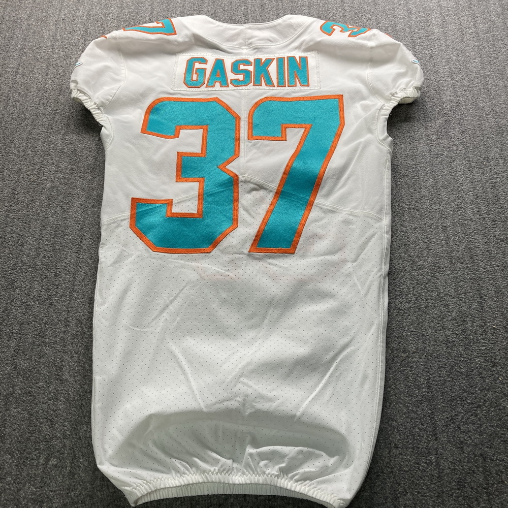 NFL Auction | Crucial Catch - Dolphins Myles Gaskin Game Used Jersey  (9/12/21) Size 38
