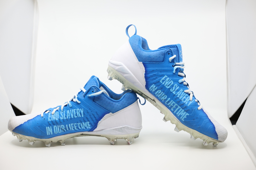 Sneaker – quarter viewrow pages_container mx-auto