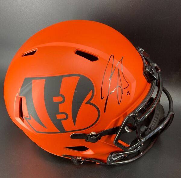 NFL - Bengals Joe Burrow Signed Rave Replica Speed Helmet