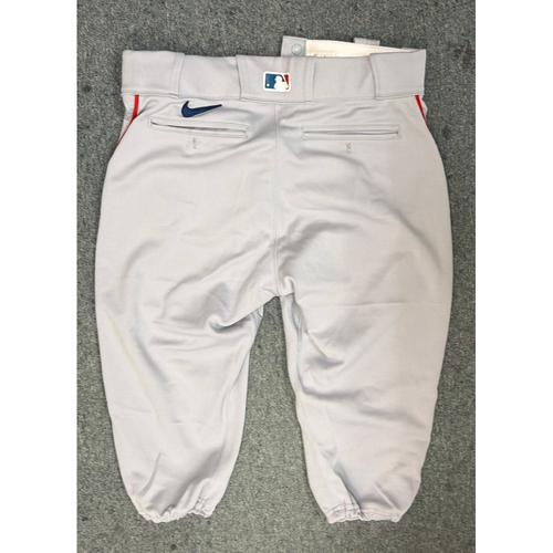 Game-Used or Autographed 33/42/18 | MLB Auctions