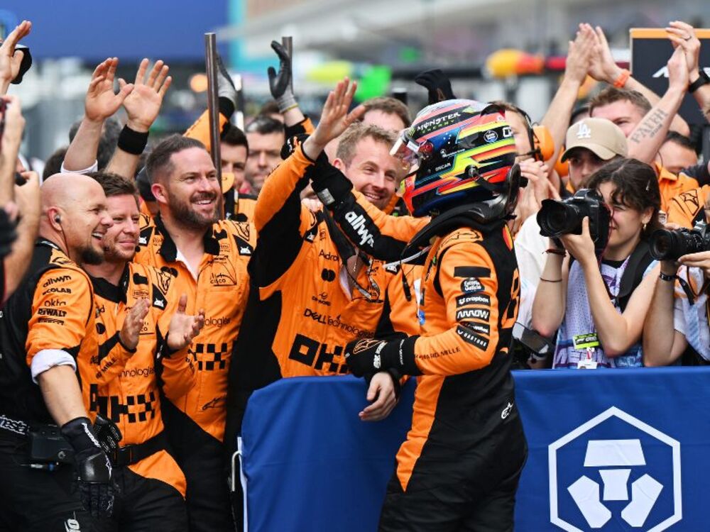 McLaren F1® Team VIP Experience in Australia: Sunday Race | Hilton