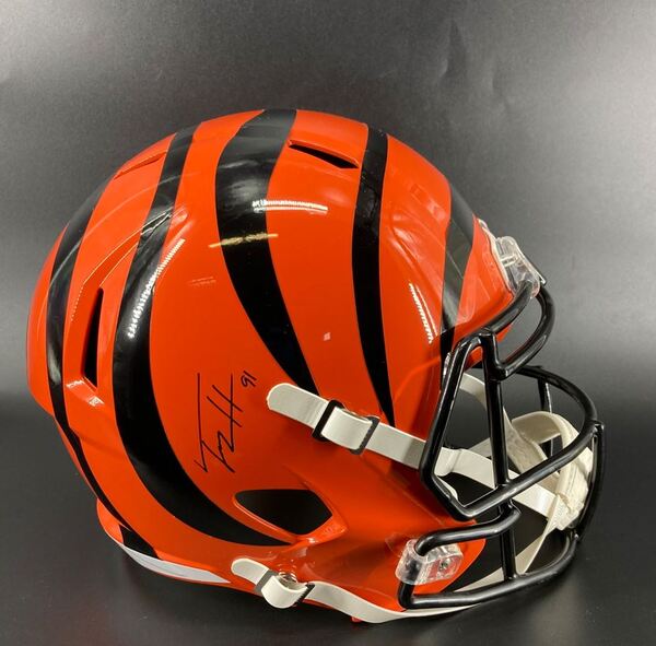 NFL - Bengals Trey Hendrickson Signed Replica Speed Helmet