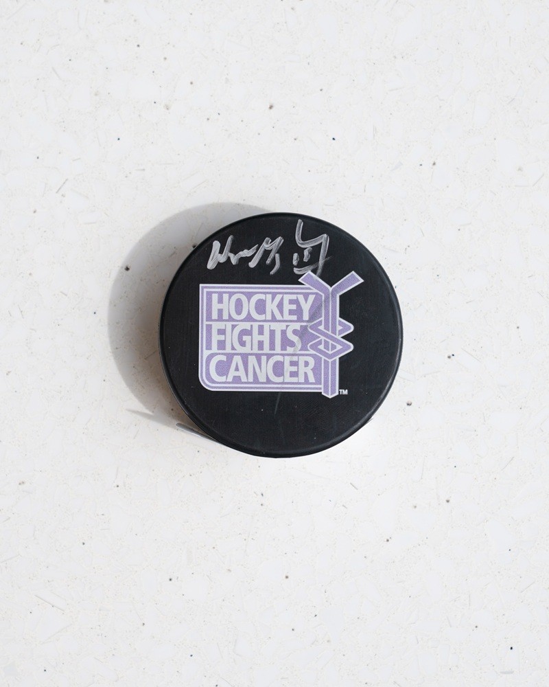 Wayne Gretzky Autographed Hockey Fights Cancer Puck