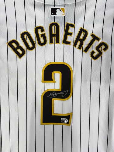 Game-Used or Autographed Yes | MLB Auctions