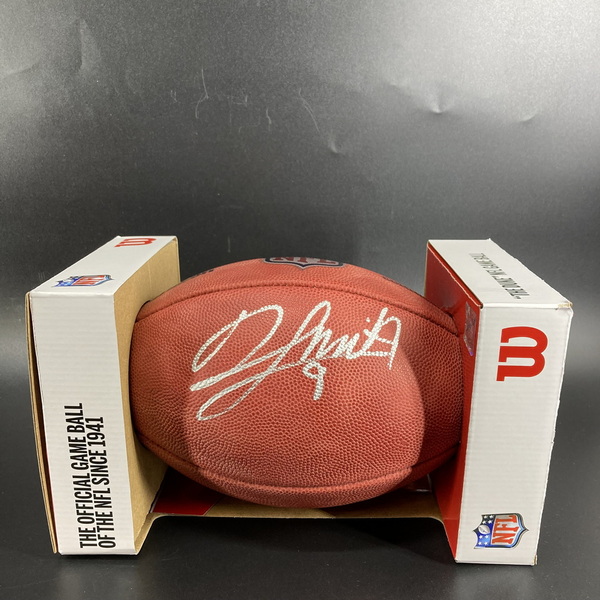 NFL - Steelers Jonnu Smith Signed Authentic Football