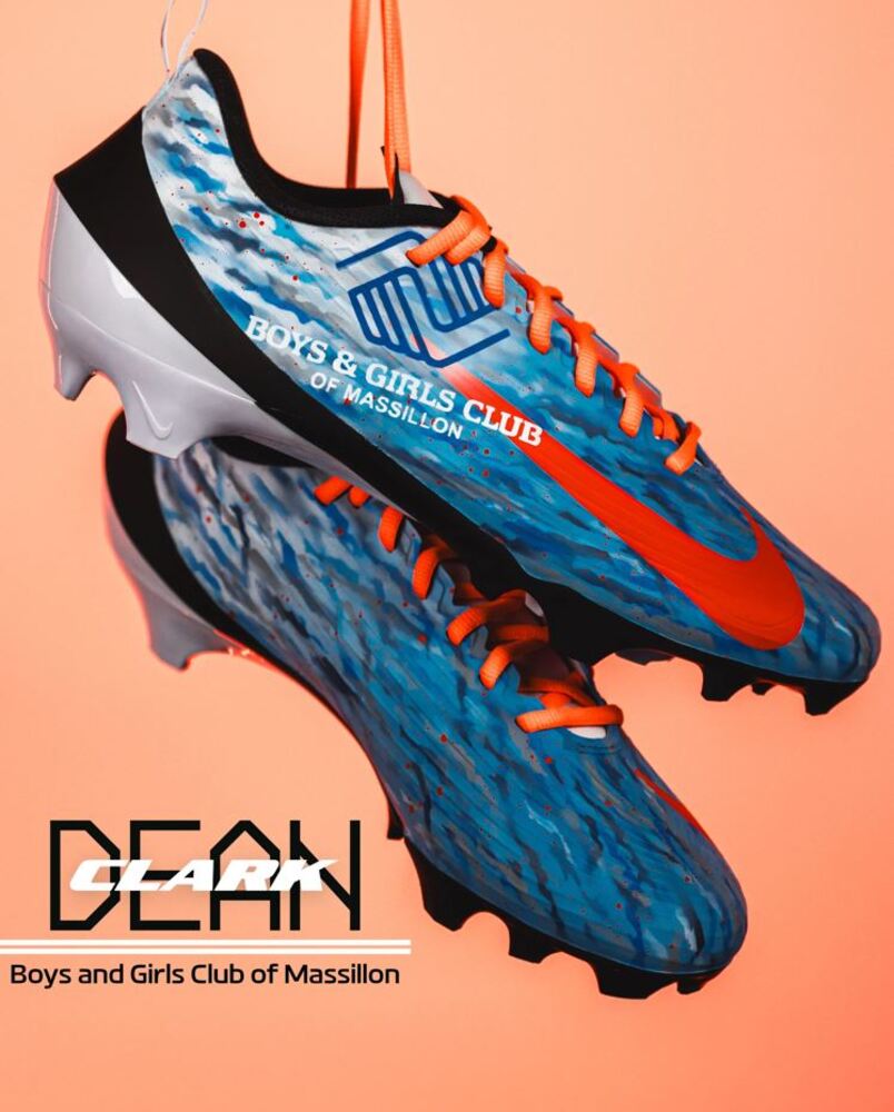 Sneaker – quarter viewrow pages_container mx-auto