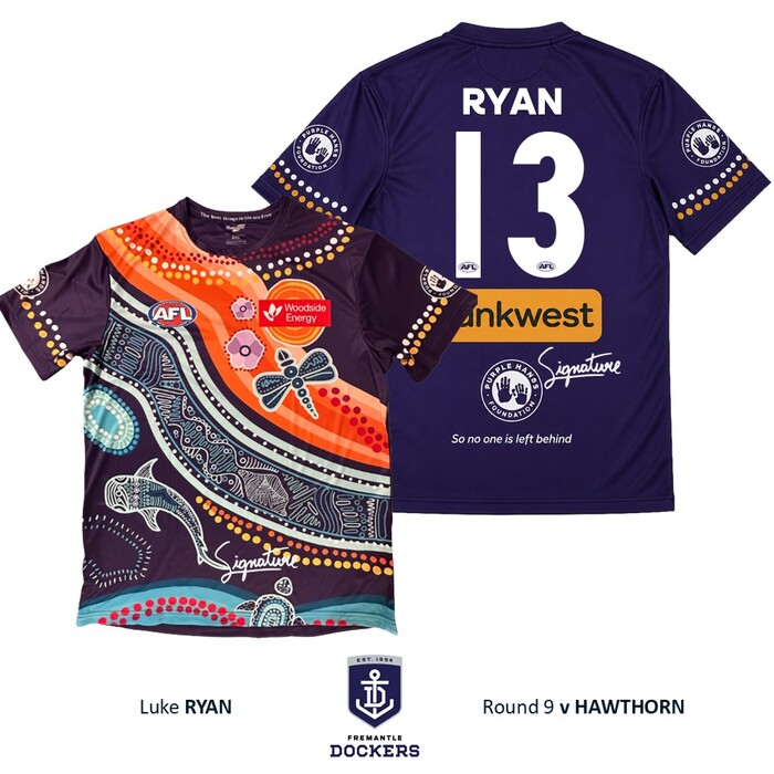 Photo of Luke Ryan #13 Fremantle Signed 2026 Purple Hands Warm-Up Tee  
