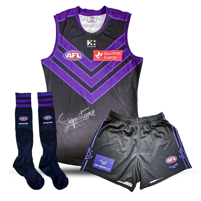 Alex Pearce #25 Fremantle Signed 2024 Gather Round Stealth Kit