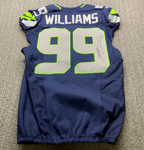 Crucial Catch - Seahawks Leonard Williams Signed Game Issued Jersey