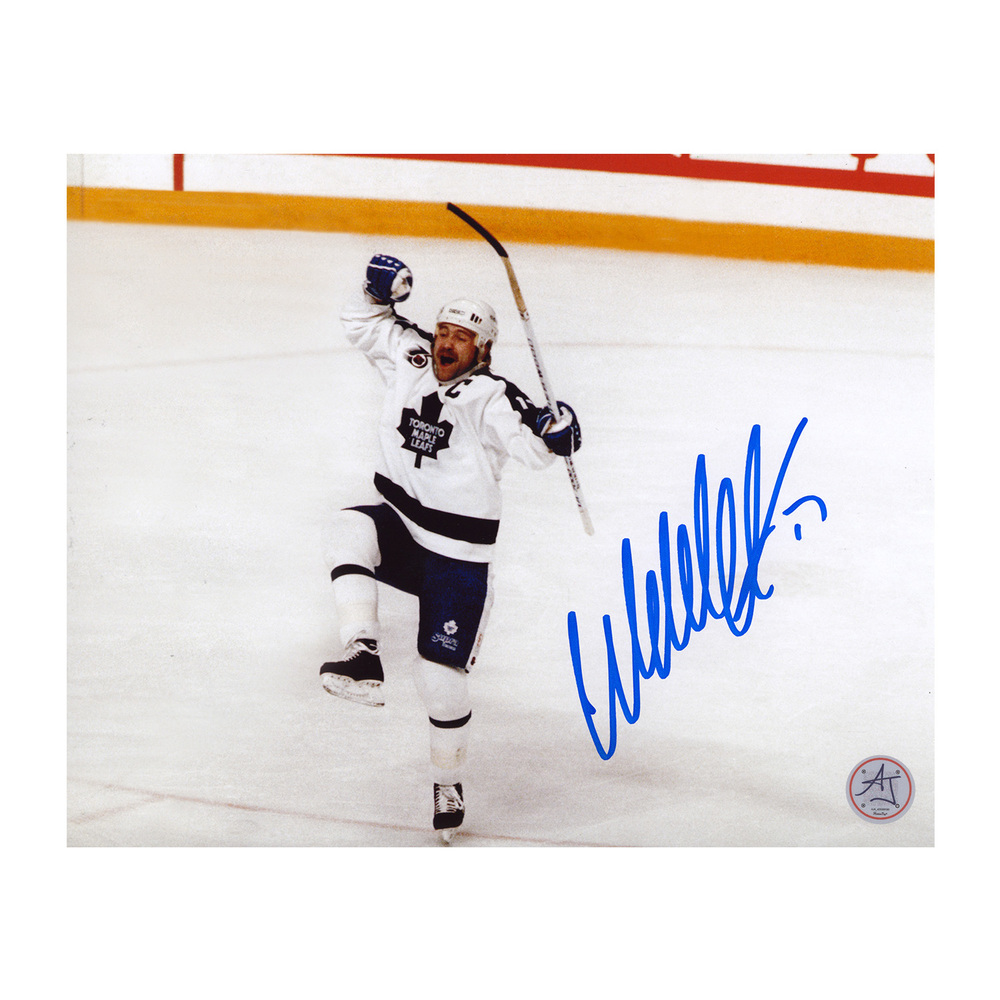 WENDEL CLARK Toronto Maple Leafs Autographed 8x10 Photo (#136