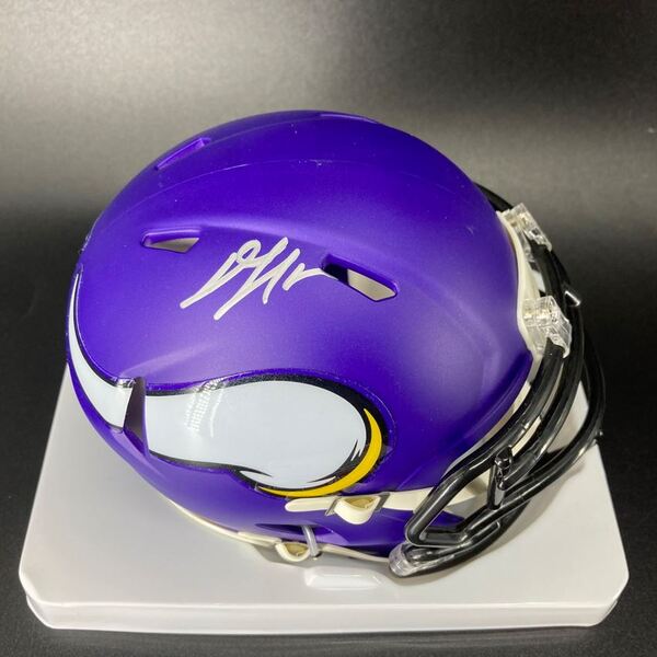 NFL - Vikings Dallas Turner Signed Mini Helmet