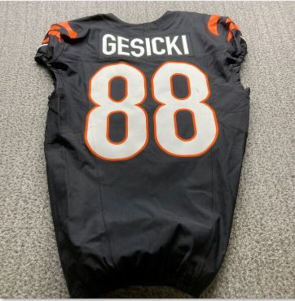 Crucial Catch - Bengals Mike Gesicki Game Worn Jersey (10/05/2025) Size 42