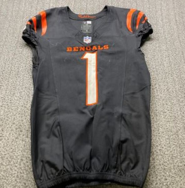 Crucial Catch - Bengals Ja'Marr Chase Game Used Jersey (10/6/2024) Size ...