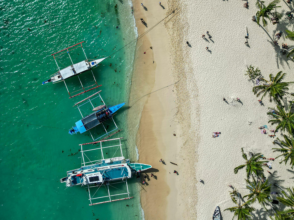From Manila: Little Boracay Beach with Floating Bamboo Cottage