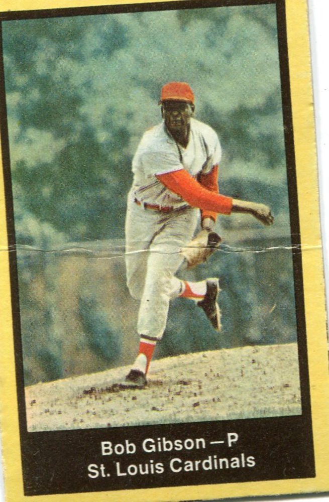 1969 Nabisco Team Flakes #9 Bob Gibson S3 Note crease at cemter