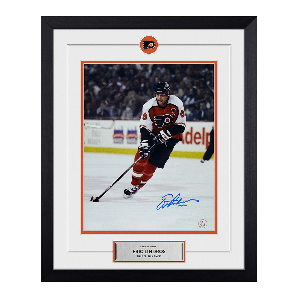 Eric Lindros Signed Philadelphia Flyers Legend 19x23 Frame