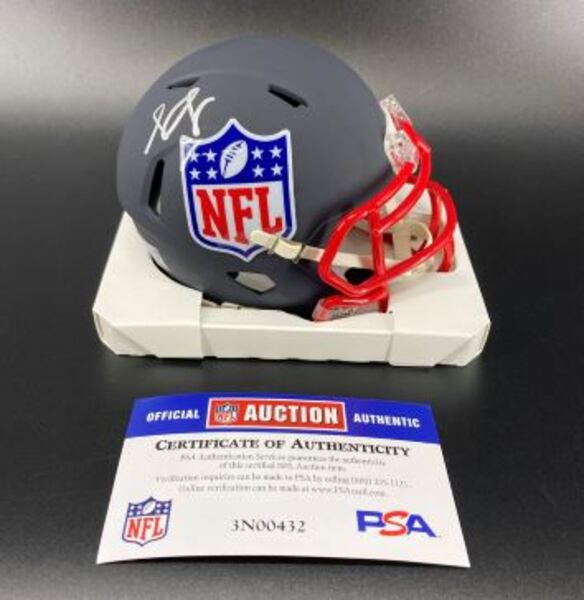 NFL - Seahawks Shaun Shivers Signed Shield Mini Helmet
