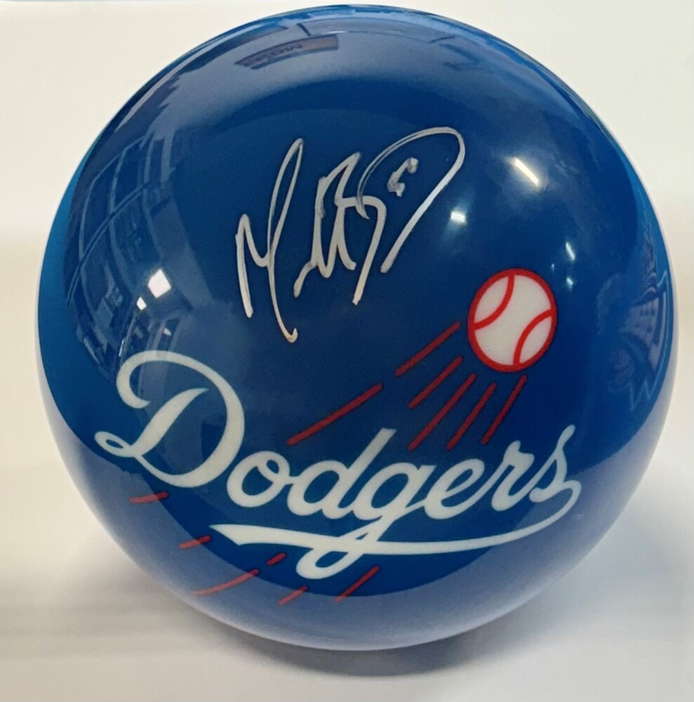 Mookie Betts Autographed Dodgers Bowling Ball | MLB Auctions