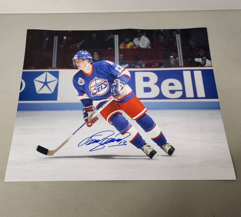 Teemu Selanne Autographed Winnipeg Jets Horizontal 16x20 Photo