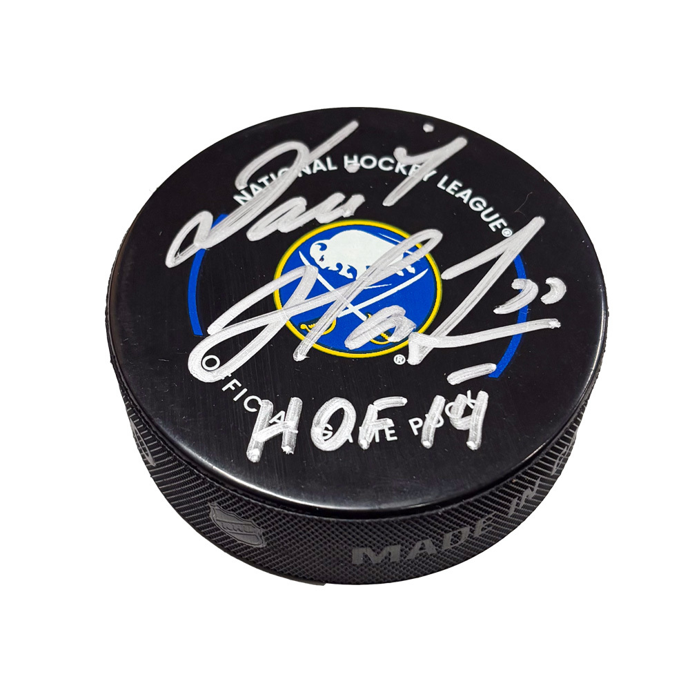 DOMINIK HASEK Signed Buffalo Sabres Official Game Puck - HOF 14