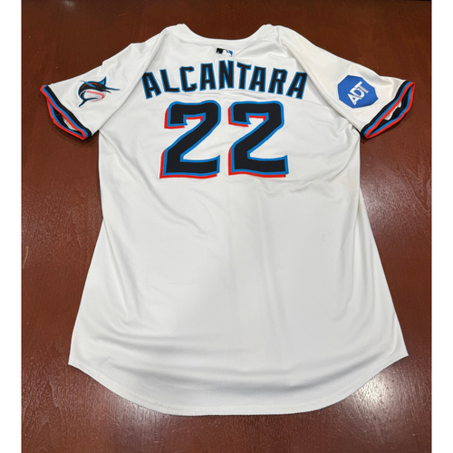 Game-Used or Autographed All auctions | MLB Auctions