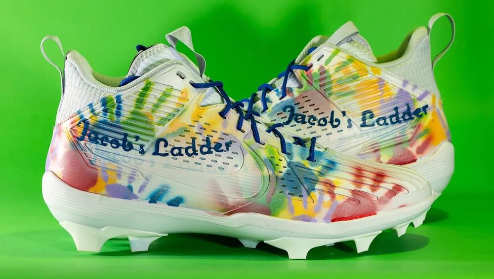 Sneaker – quarter viewrow pages_container mx-auto